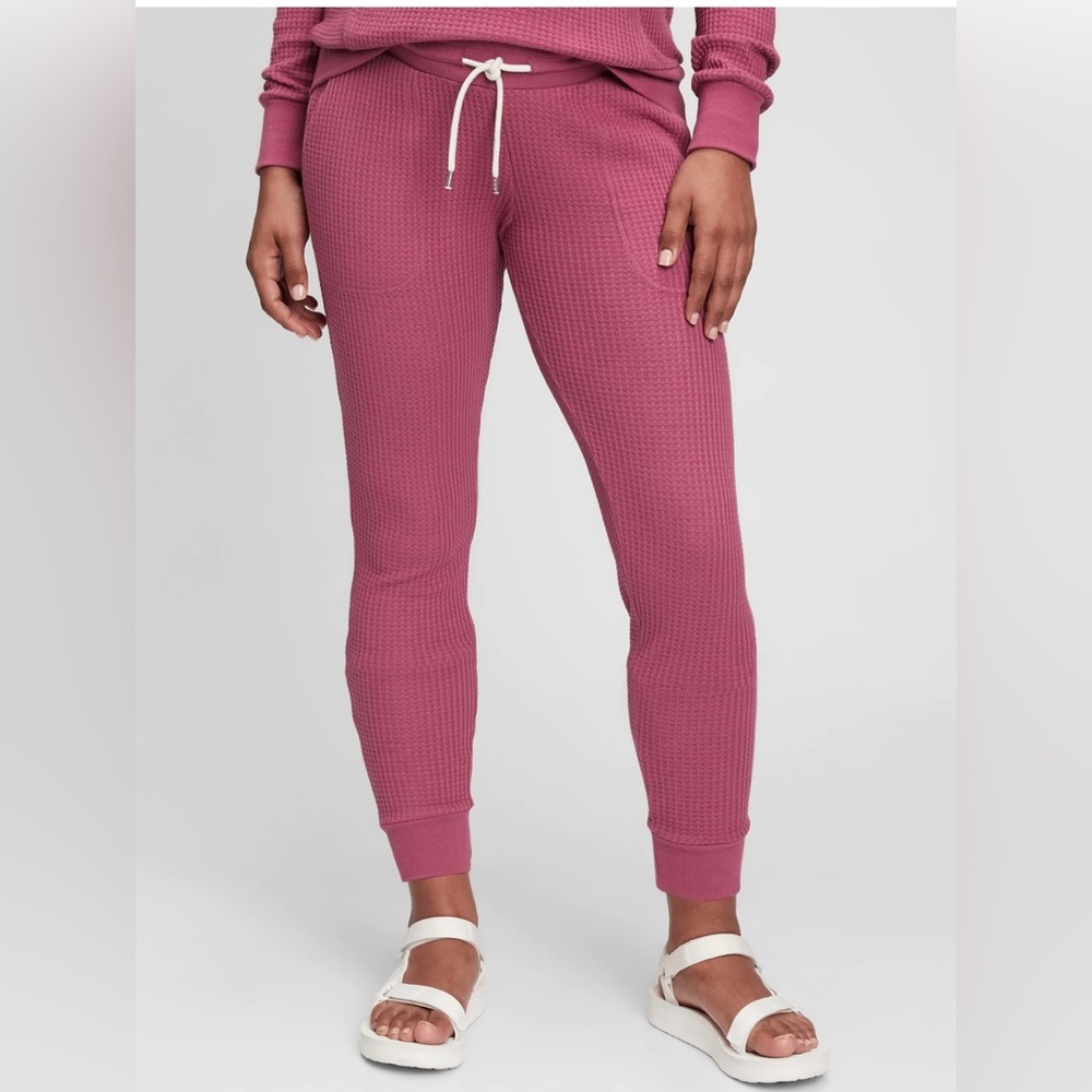 Maternity Waffle Hoodie & Joggers - Picture 2 of 5